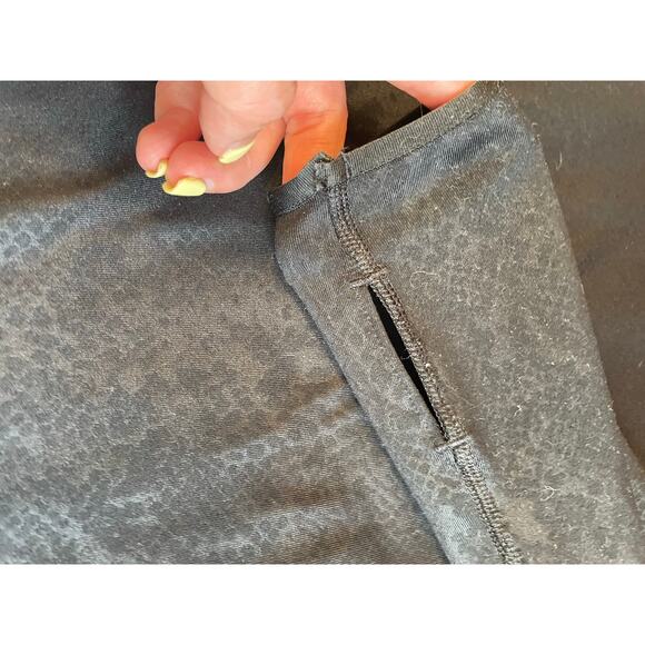 Nike Pro Dri-Fit Fleece Lined Hooded Black Sneak Print Running Hooded Top Medium - Picture 7 of 11